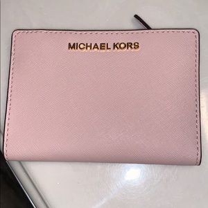 Blush Michael Kors wallet